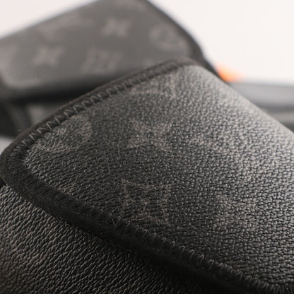 Chinelo Slide Borracha Preto Padrão Monograma