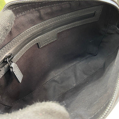 Bolsa Pequena Couro Preto Letras Entrelaçadas