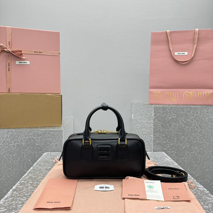 Bolsa Couro Estruturada Bege Placa Triangular