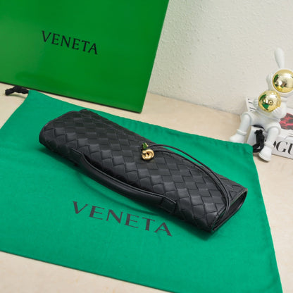 Clutch Couro Entrelaçado Preto