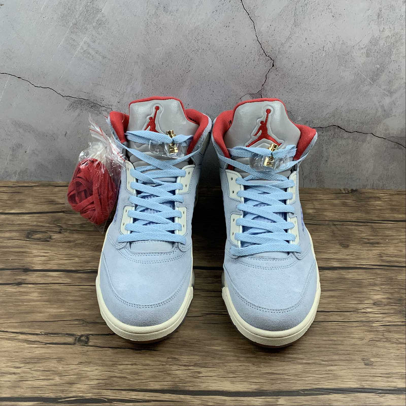 Tênis Cano Alto Basquete Azul Gelo Detalhes Metalizados