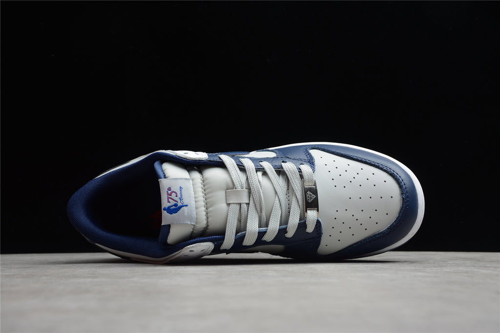 Tênis Cano Baixo Couro Azul Marinho Branco Detalhe Branding