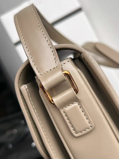 Bolsa Satchel Couro Padrão Letras Entrelaçadas Marrom