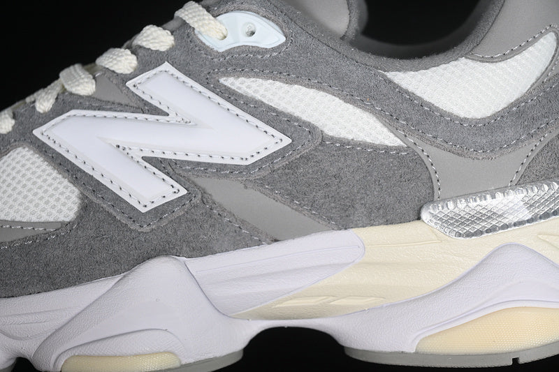 Tênis Runner Cinza e Branco Solado Espesso