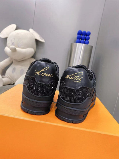 Tênis Couro Preto com Aplicação Cristal