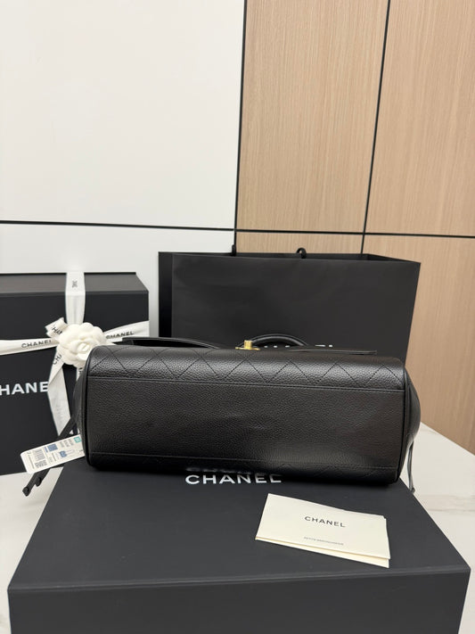 CHANEL 26S Urban Essential Tote