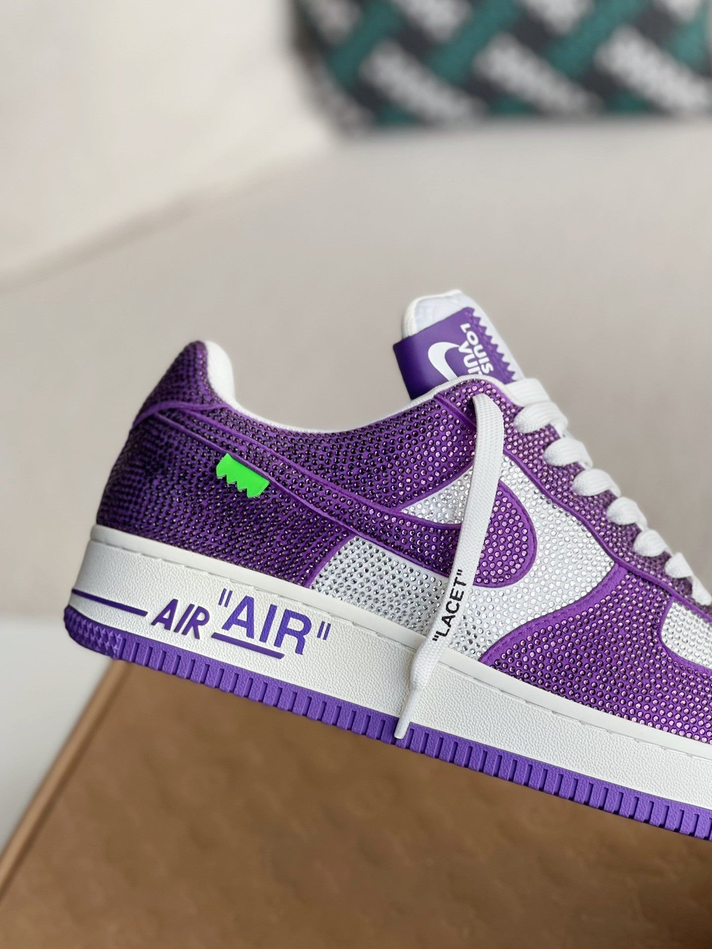 LOUIS VUITTON × NIKE AIR FORCE 1 SNEAKER