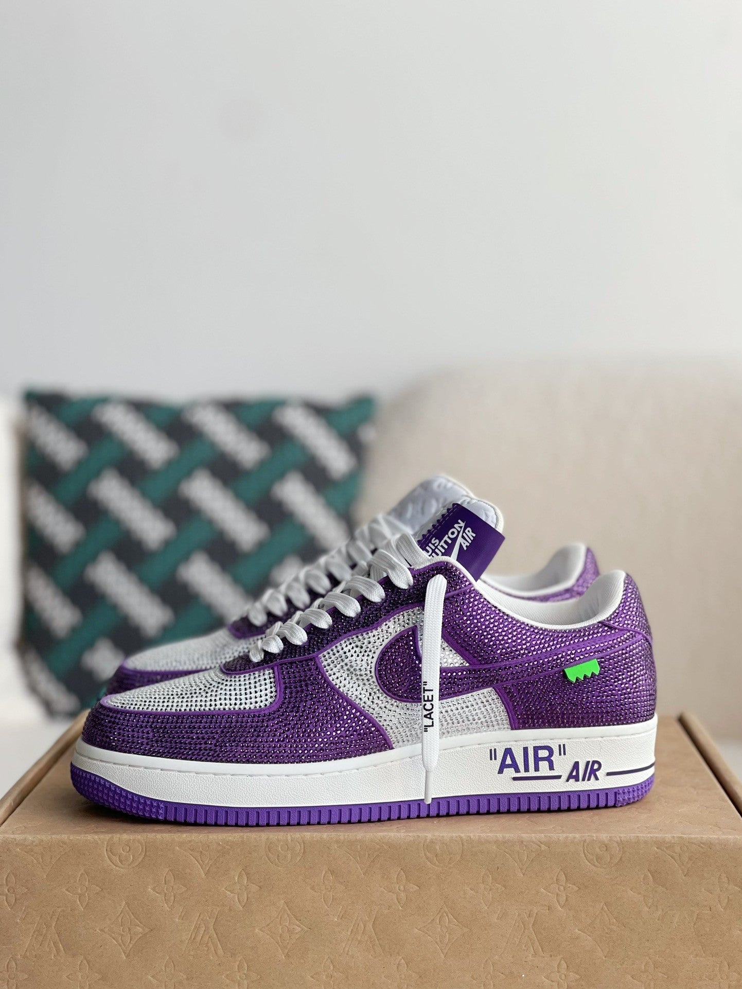 LOUIS VUITTON × NIKE AIR FORCE 1 SNEAKER