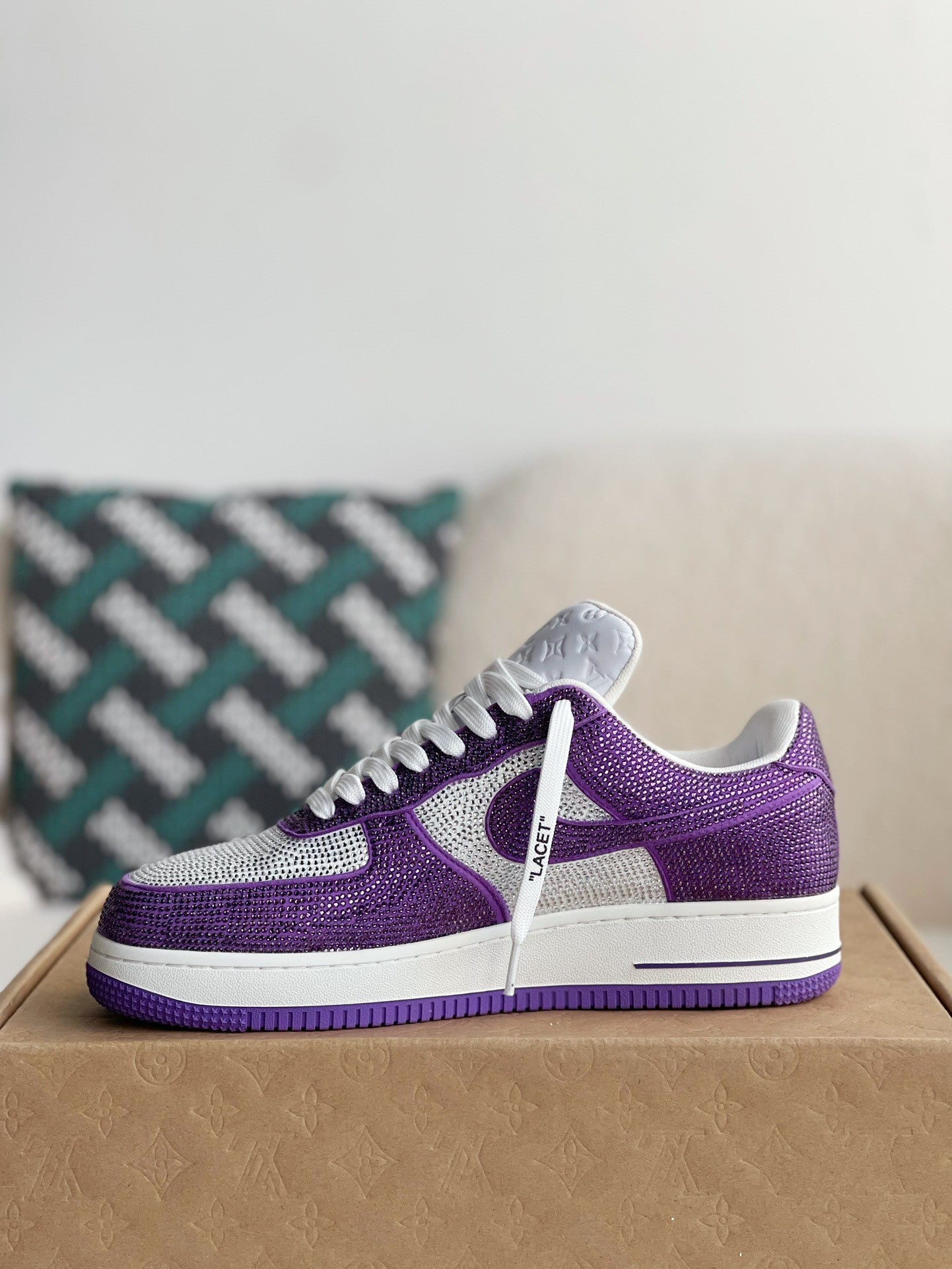 LOUIS VUITTON × NIKE AIR FORCE 1 SNEAKER