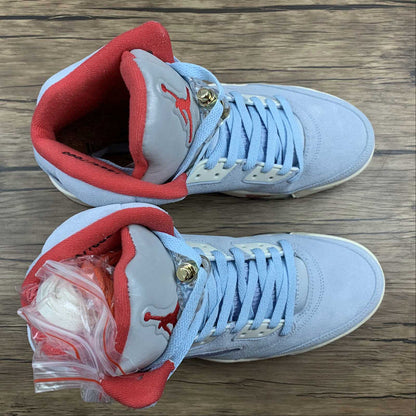 Tênis Cano Alto Basquete Azul Gelo Detalhes Metalizados