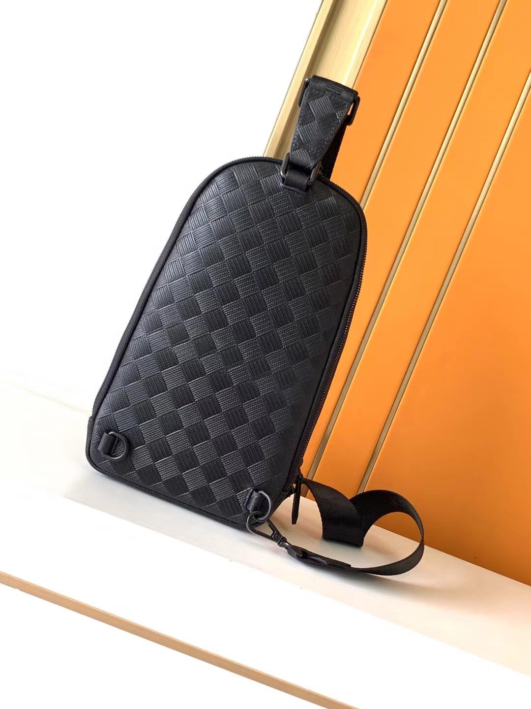 Mochila Nylon Preta com Detalhe Frontal Minimalista