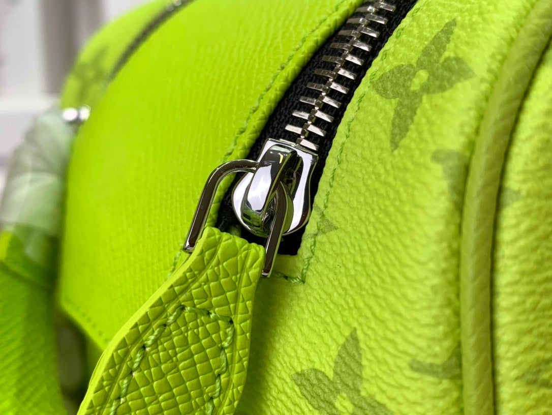 Necessaire Couro Padrão Monograma Geométrico Amarelo Neon