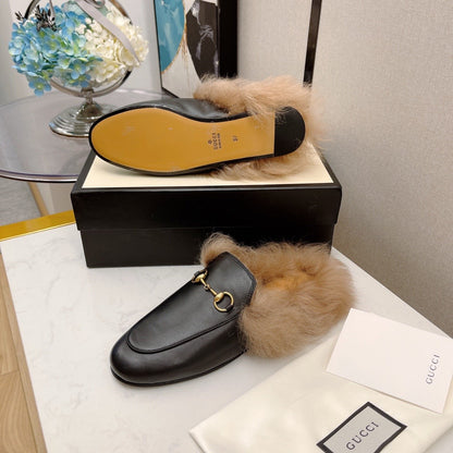 Mocassim Couro Preto Clássico Tira Frontal