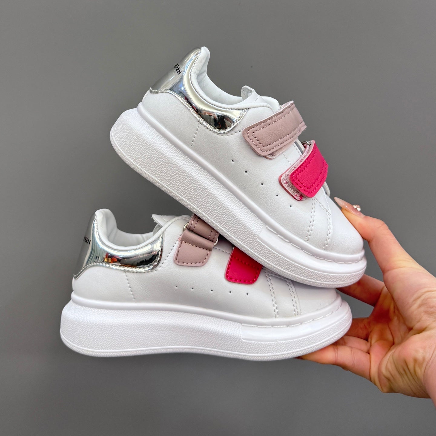 Tênis Couro Branco Detalhe Rosa Infantil