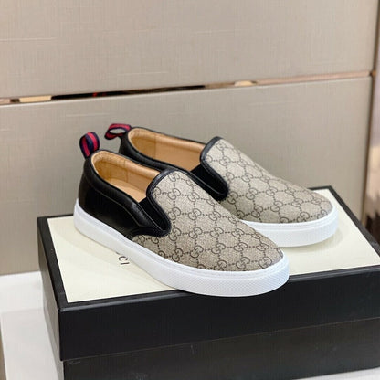 Tênis Slip-On Lona Padrão Entrelaçado Marrom e Bege