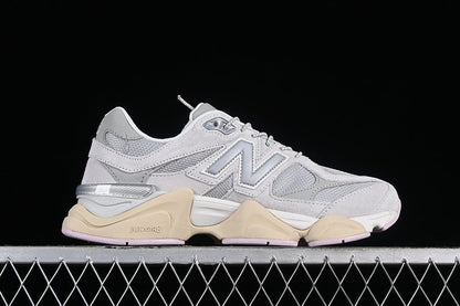 Tênis Runner Cinza com Detalhe Lilás