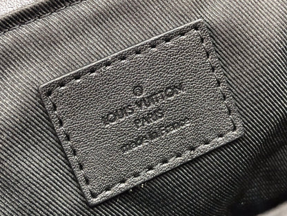 Bolsa Estruturada Couro Padrão Monograma Geométrico Preto Tamanho XS