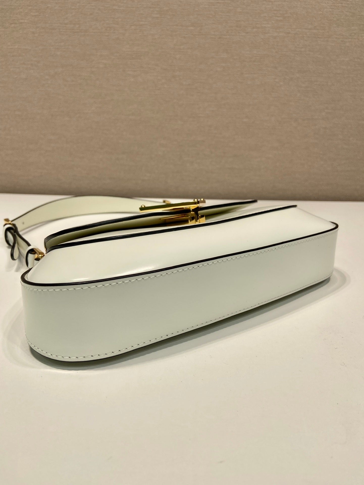 Bolsa Shoulder Couro Estruturada Preta