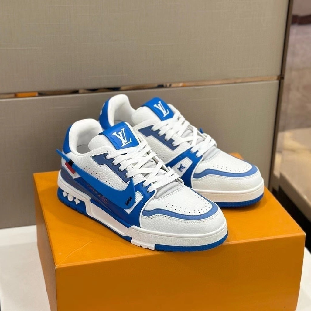 Tênis Couro Branco com Detalhe Azul Cano Baixo