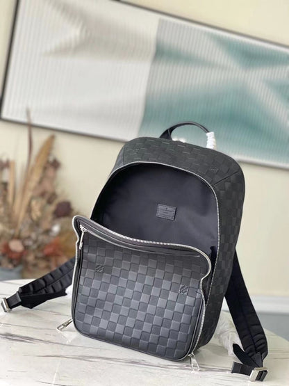 Mochila Couro Padrão Quadriculado Marrom Escuro