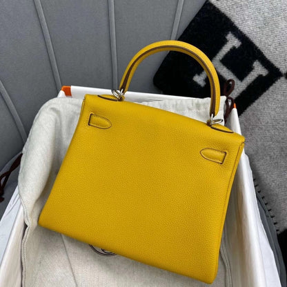 Bolsa Satchel Couro Estruturada com Fecho Frontal