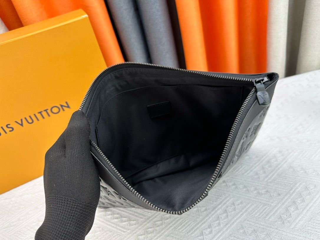 Bolsa Pequena Couro Preto Padrão Monograma Geométrico