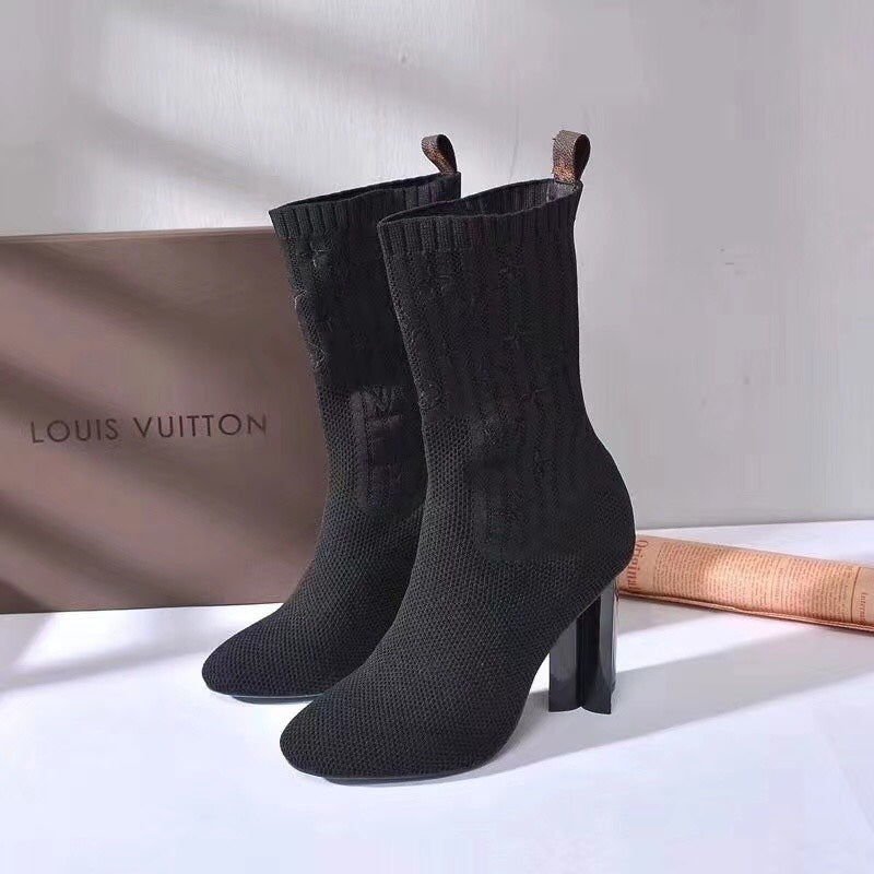 Bota Cano Médio Silhueta Clássica