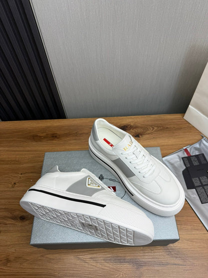 Tênis Couro Cano Baixo Branco Detalhes Minimalistas