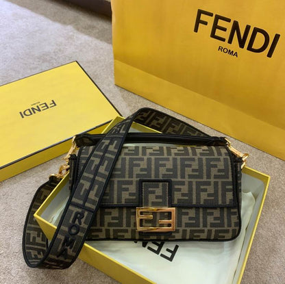 Bolsa Couro Jacquard Letras F Espelhadas