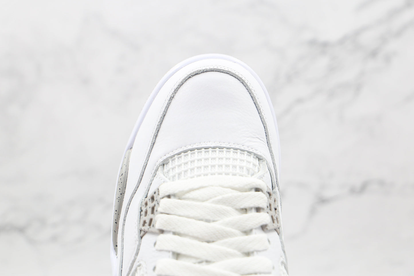 Tênis Cano Alto Basquete Branco Detalhe Preto