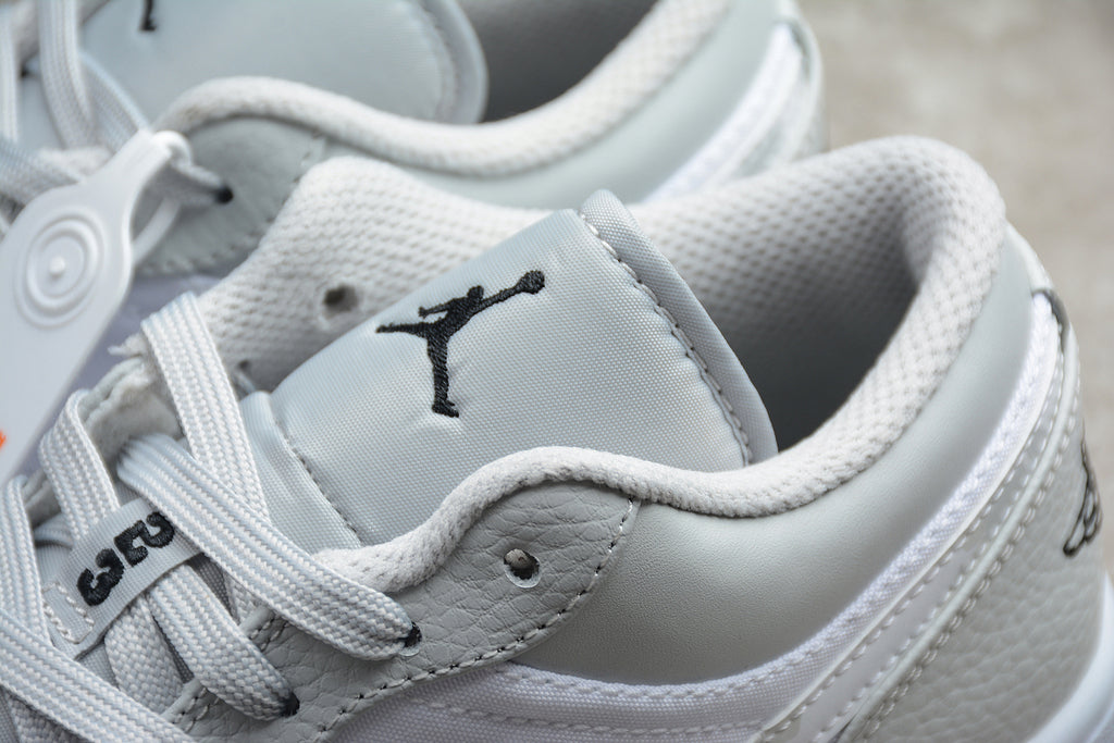 Tênis Cano Baixo Couro Branco Detalhe Camuflado