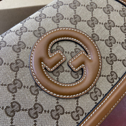 Bolsa Satchel Couro Bege Letras Entrelaçadas Média