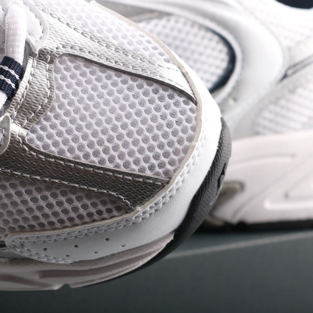 Tênis Runner Malha Branco Prata e Azul Marinho