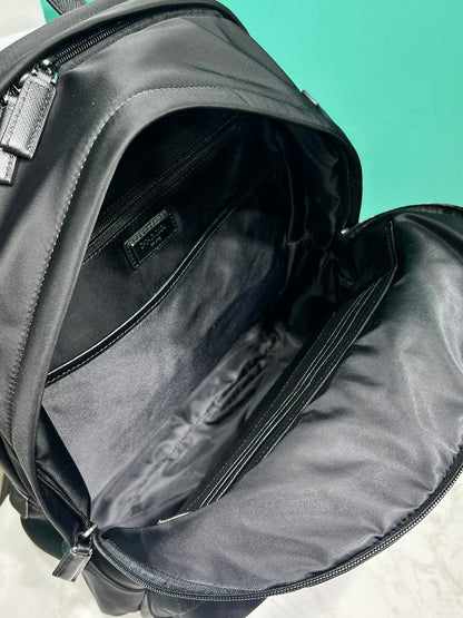Mochila Couro Estruturado Preto