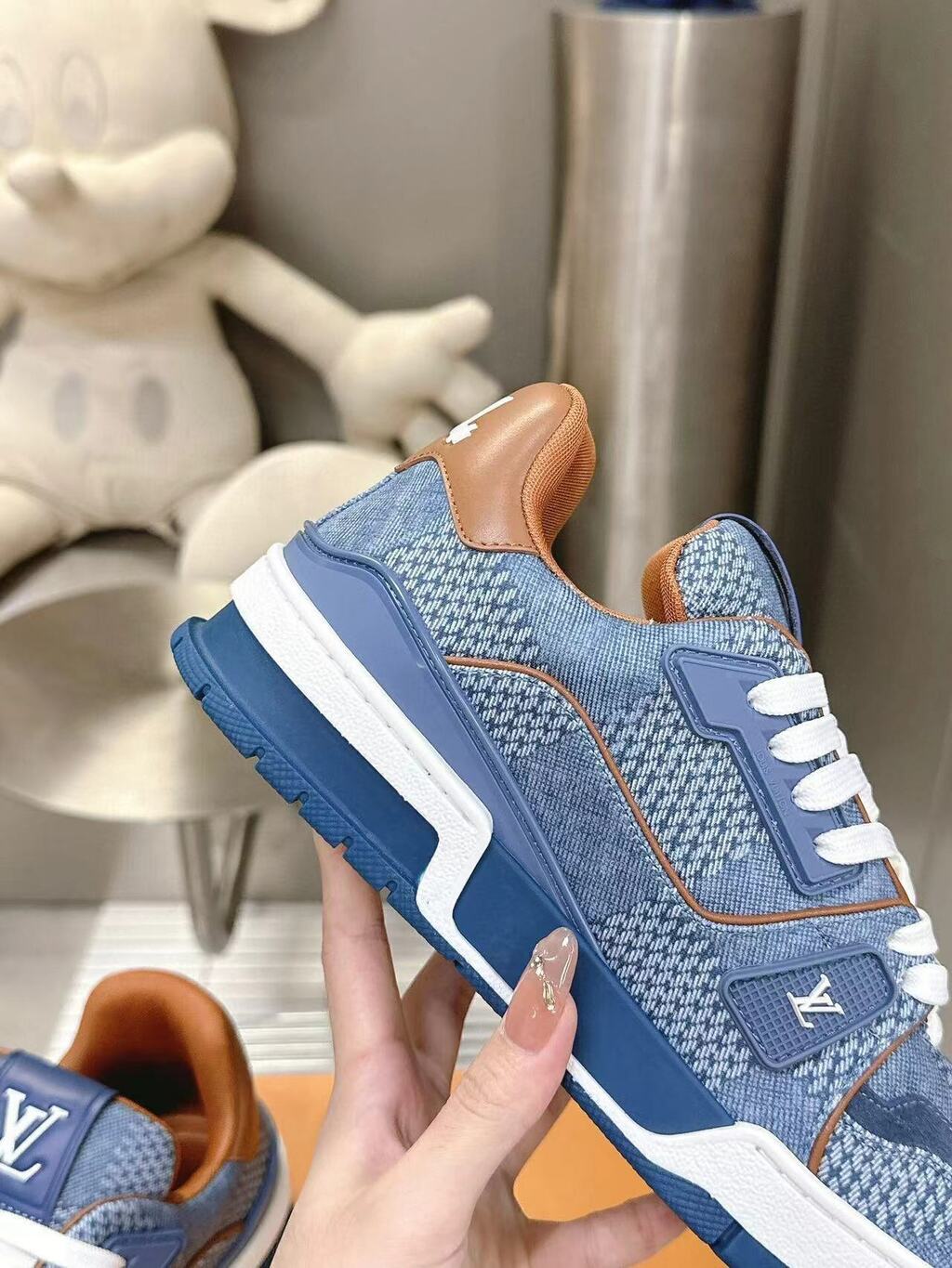 Tênis Couro e Denim Azul Padrão Quadriculado 3D