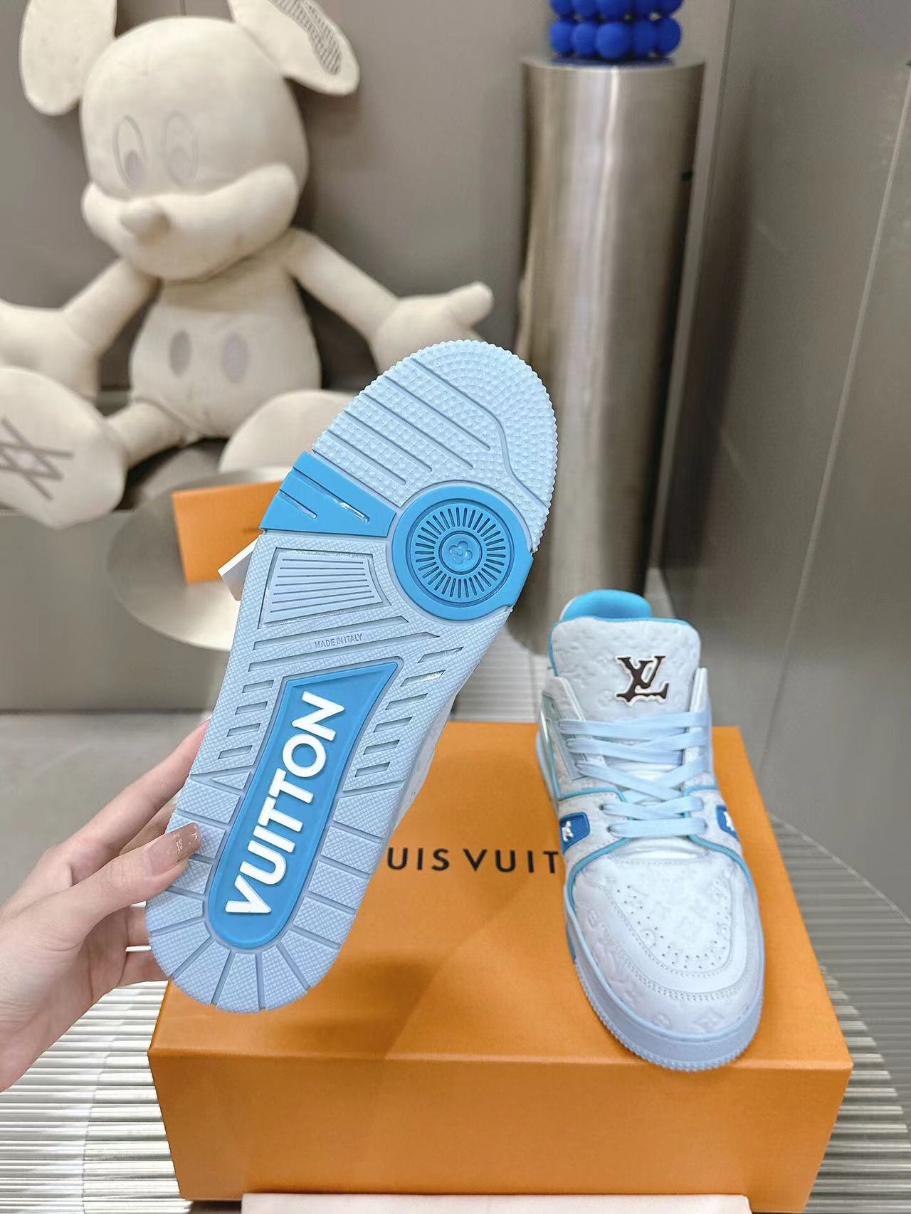 Tênis Lona Azul Detalhes Contrastantes