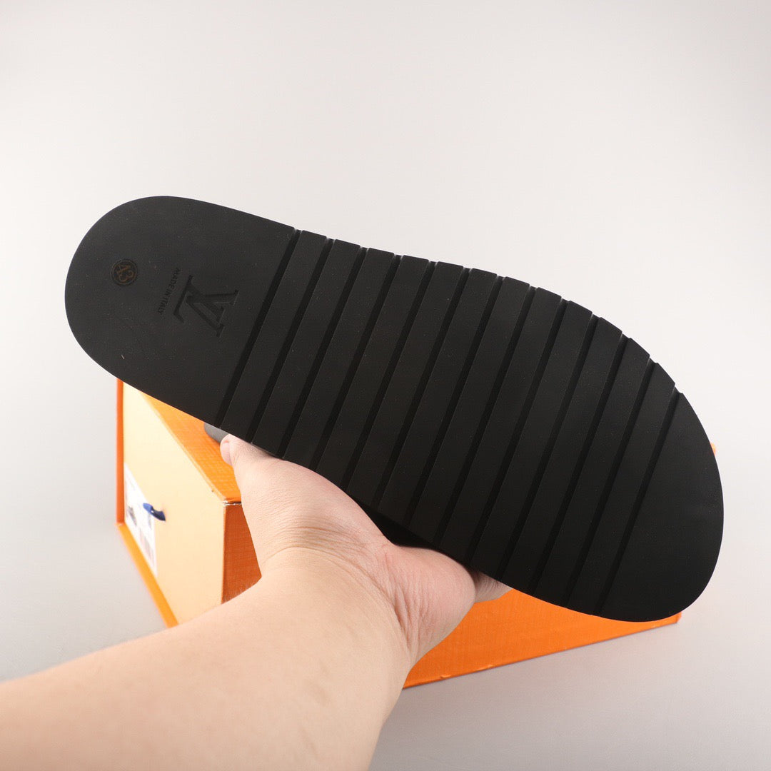 Chinelo Slide Borracha Preto Padrão Monograma
