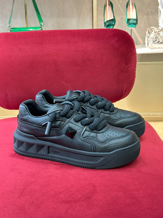 Tênis Couro Preto Solado Triplo Minimal
