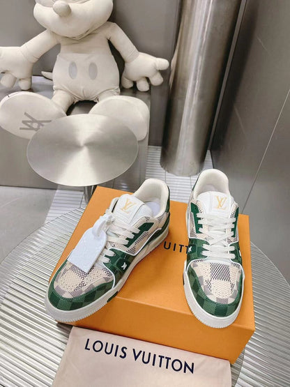 Tênis Couro Branco Detalhes Coloridos Verde Cinza Marrom