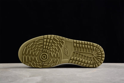 Tênis Cano Baixo Couro Olive com Detalhes Contrastantes
