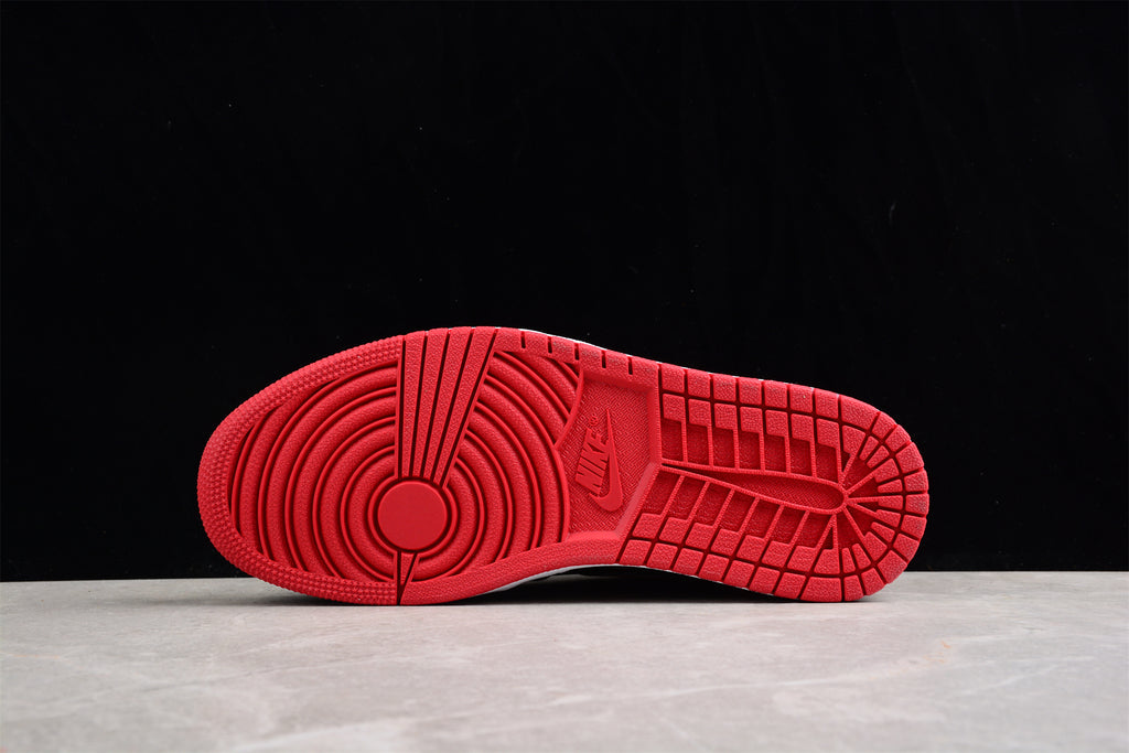 Tênis Cano Alto Basquete Couro Verniz Preto e Vermelho