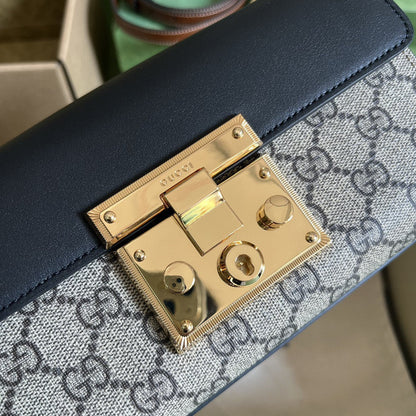 Bolsa Shoulder Couro Padrão Quadriculado Marrom Fechamento Cadeado Médio