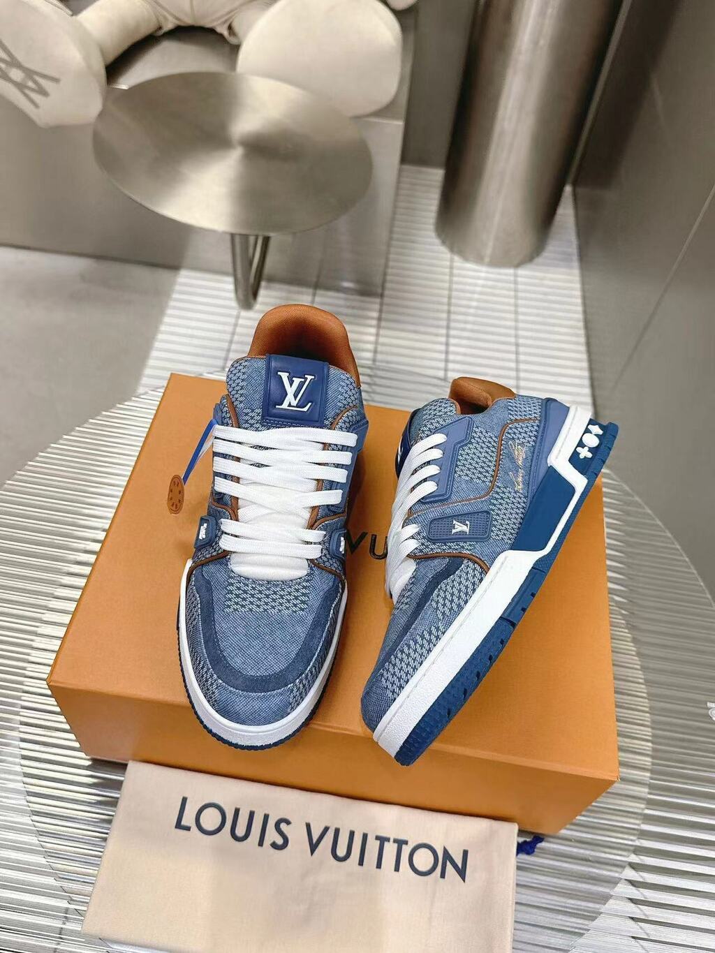 Tênis Couro e Denim Azul Padrão Quadriculado 3D