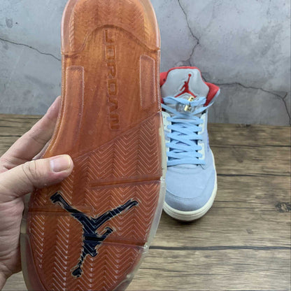 Tênis Cano Alto Basquete Azul Gelo Detalhes Metalizados