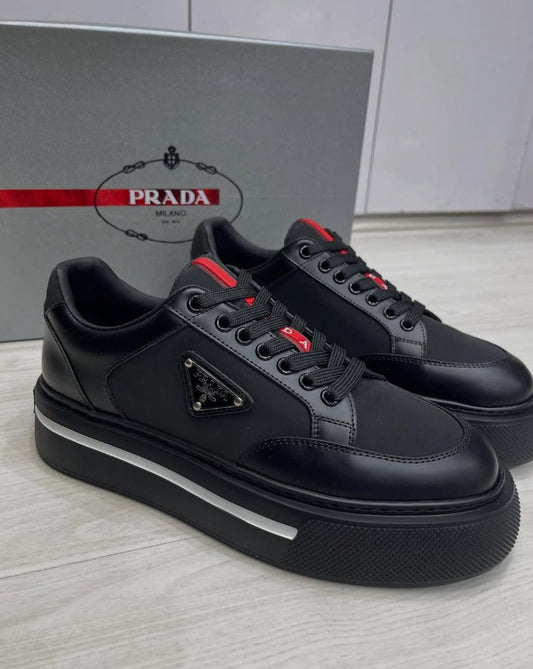 Tênis Couro Preto Detalhe Vermelho