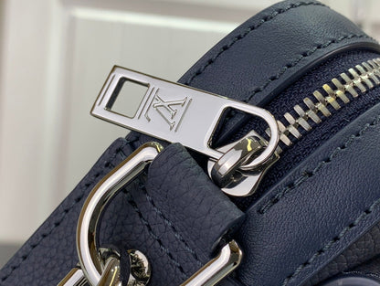 Bolsa Mensageiro Nylon Azul Marinho Detalhe Lateral