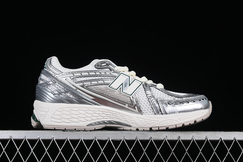 Tênis Runner Malha Silver Metálico Detalhe Cinza