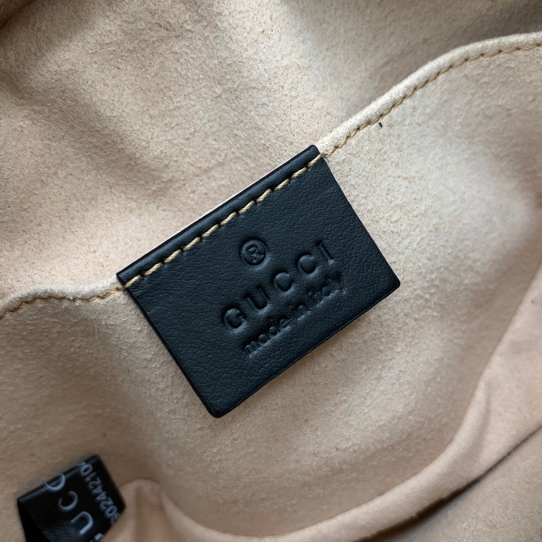 Bolsa Shoulder Couro Letras Entrelaçadas