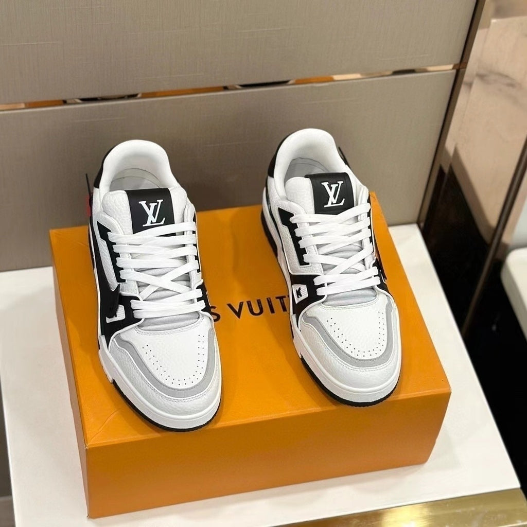 Tênis Couro Cano Baixo Branco com Detalhe Preto