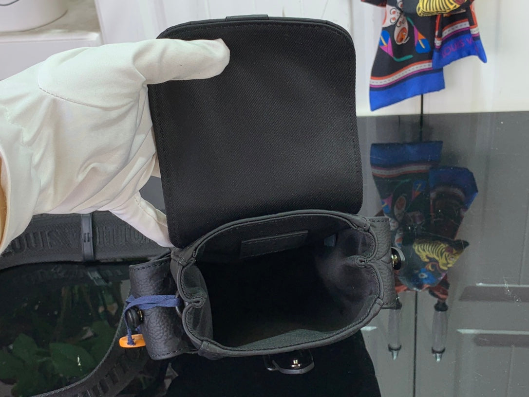 Bolsa Nano Couro Taurillon Padrão Monograma Geométrico